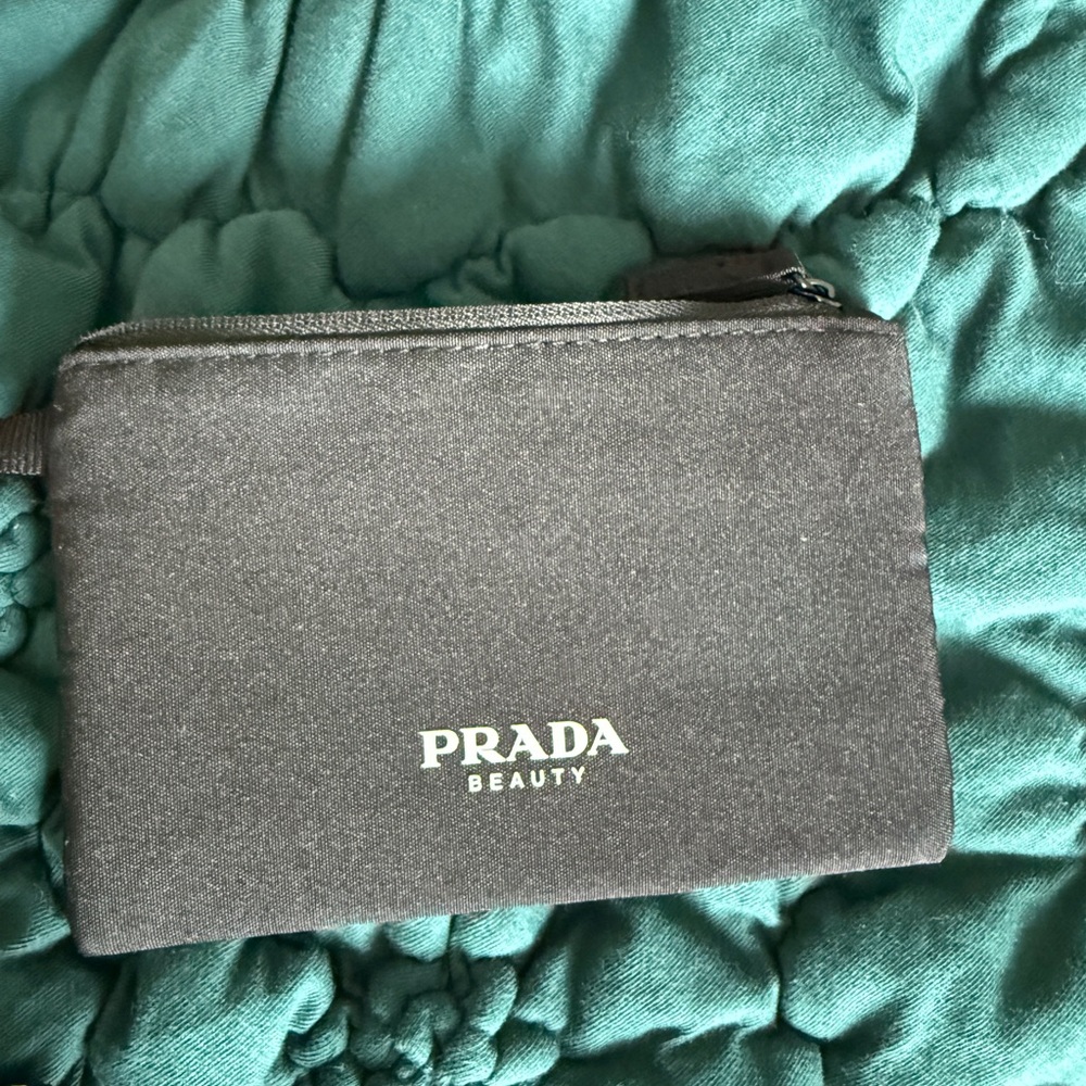 Prada beauty reversible tote bag plus pouch - Picture 3 of 11